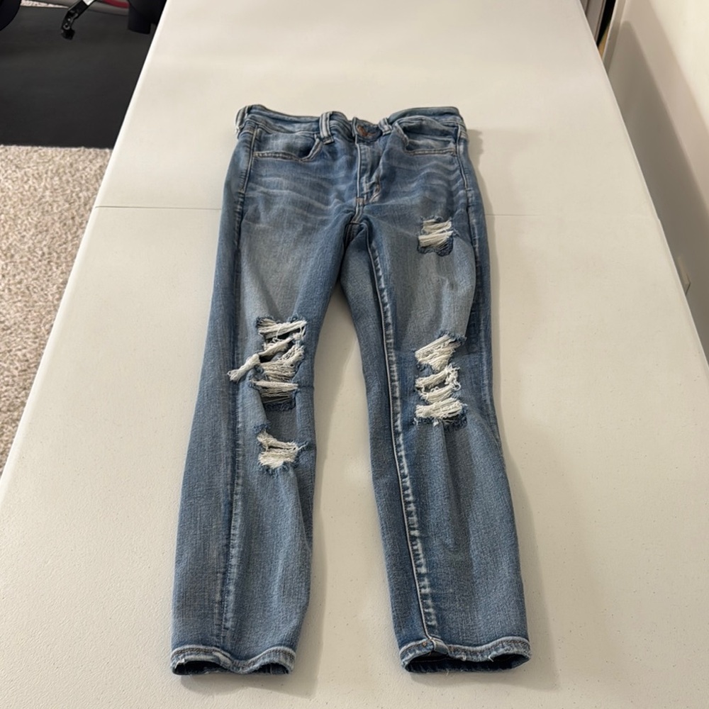 AE high waisted Distressed Blue Jeans